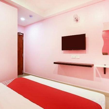 Oyo 89387 Sun Keerana Hotel Klang Dış mekan fotoğraf