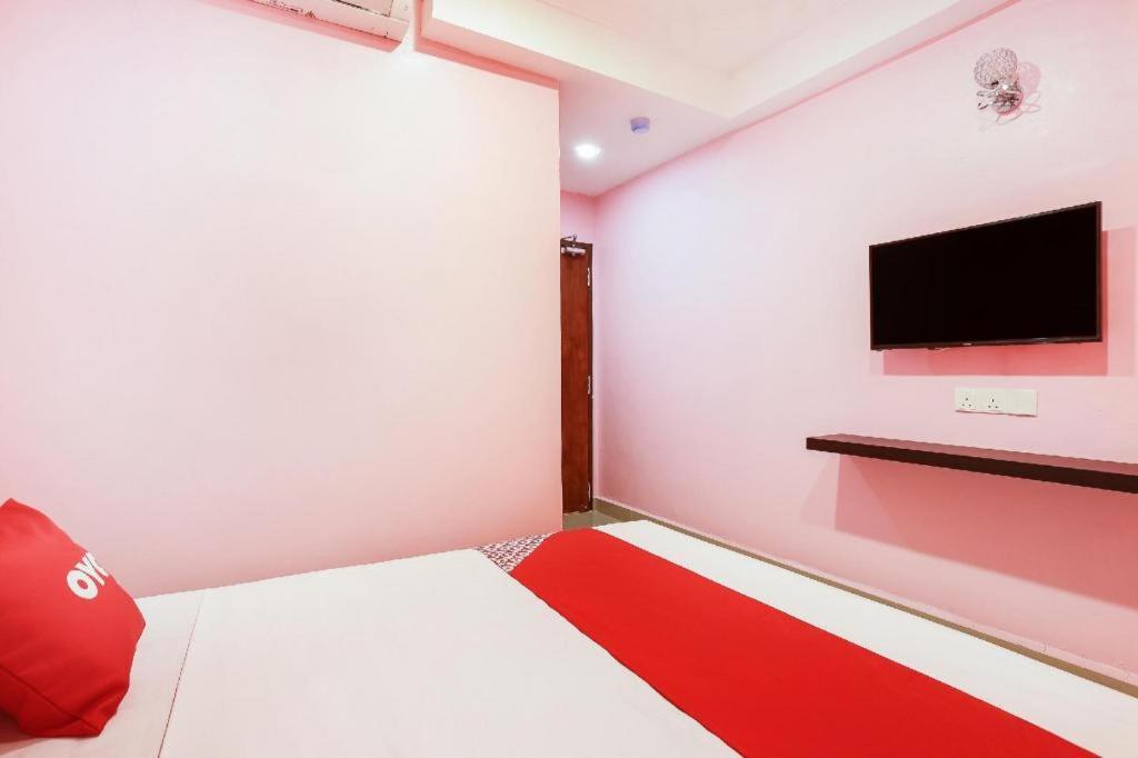Oyo 89387 Sun Keerana Hotel Klang Dış mekan fotoğraf