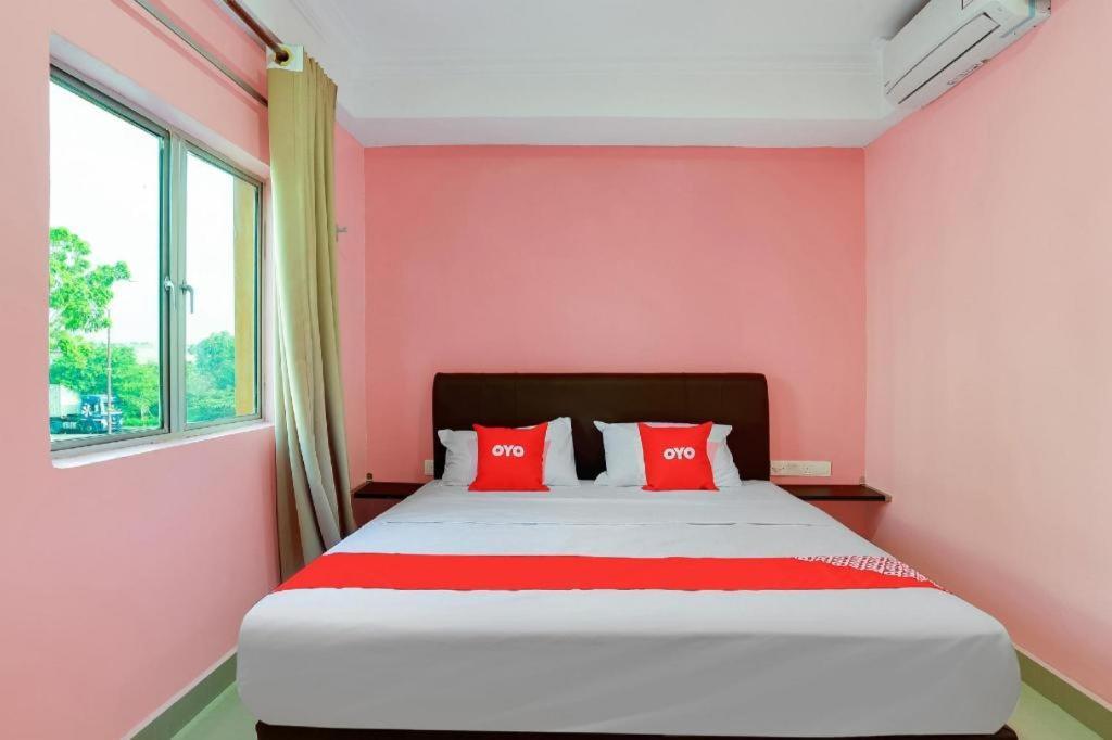 Oyo 89387 Sun Keerana Hotel Klang Dış mekan fotoğraf