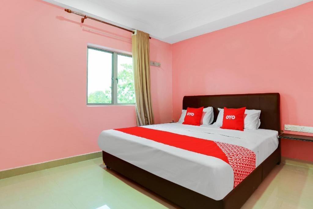 Oyo 89387 Sun Keerana Hotel Klang Dış mekan fotoğraf